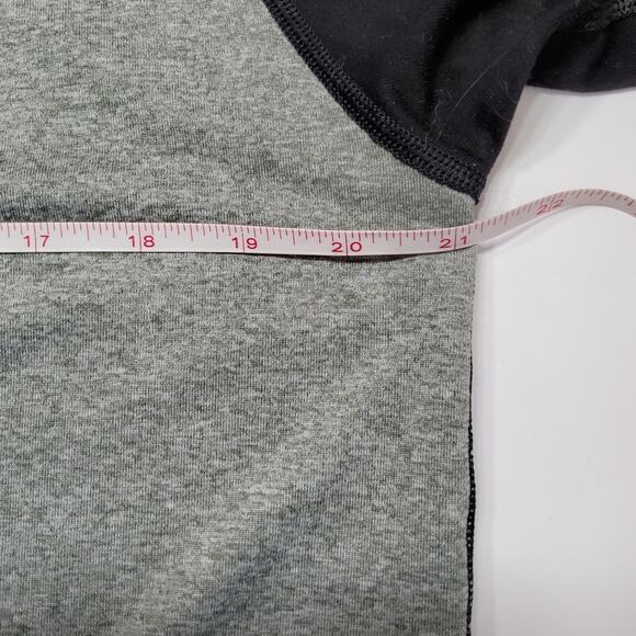 The Nike Tee Athletic Cut Dri-Fit Size L  NEVER WORN - Picture 7 of 9